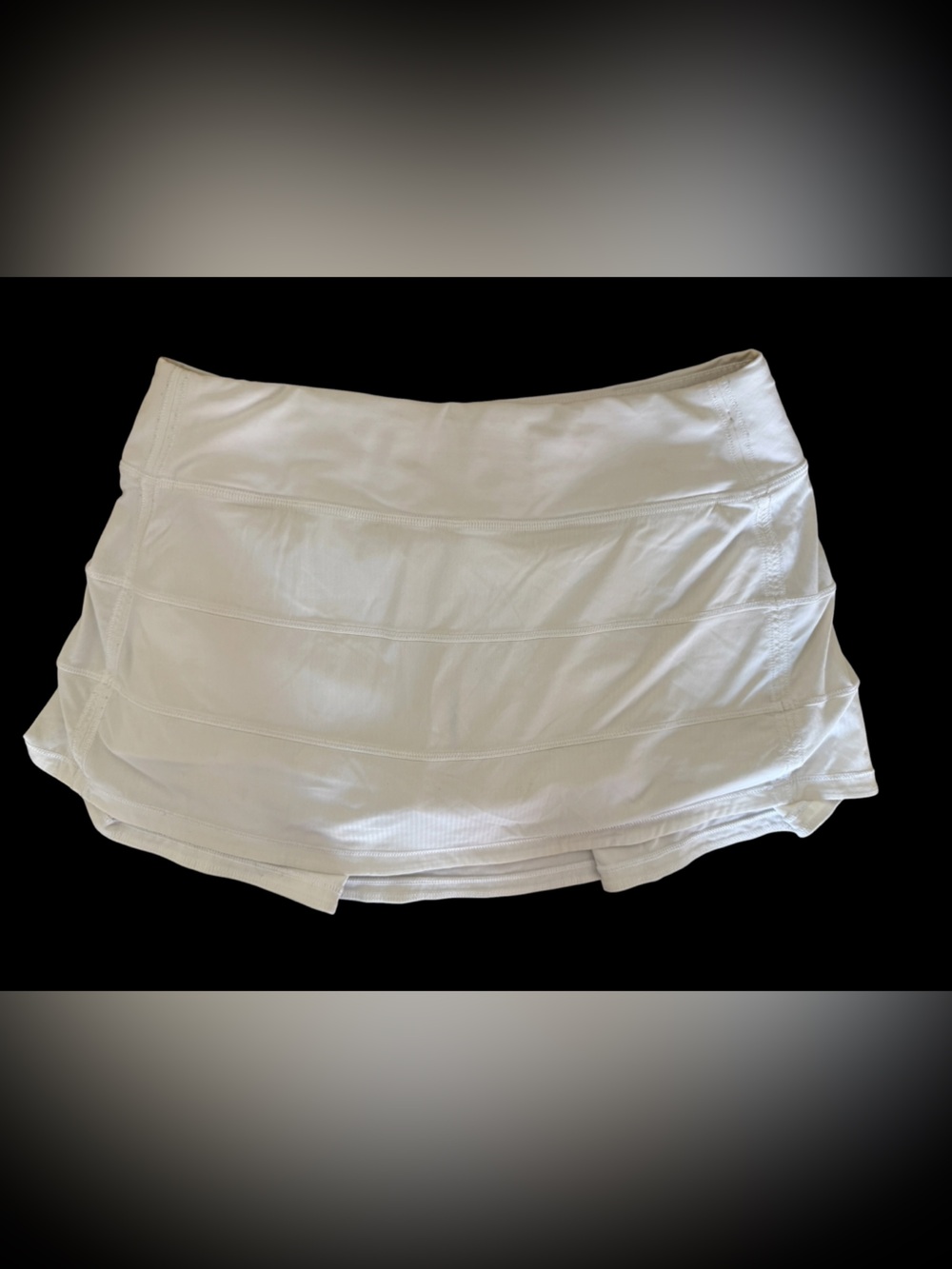 lululemon White tennis golf Skirt with Seam Panels and built in shorts